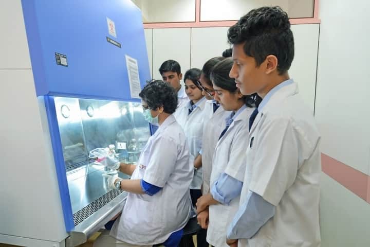 DY Patil Vidyapeeth campus in Pune, Maharashtra, India — photo 3