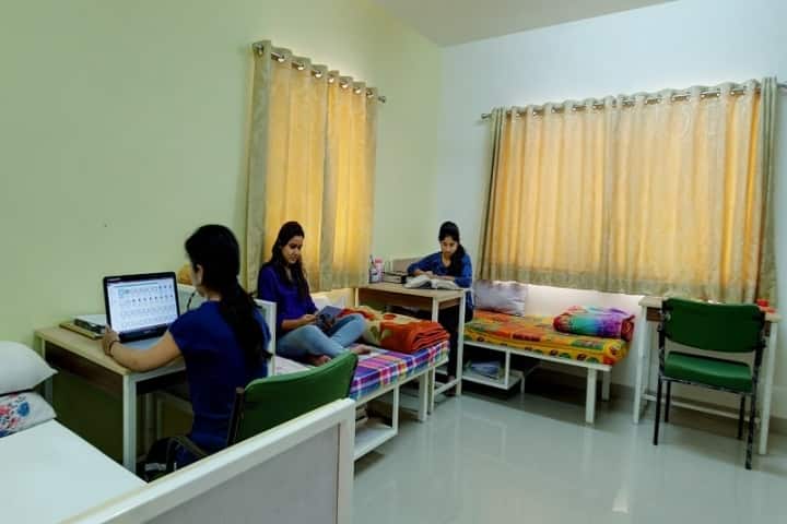 DY Patil Vidyapeeth campus in Pune, Maharashtra, India — photo 4
