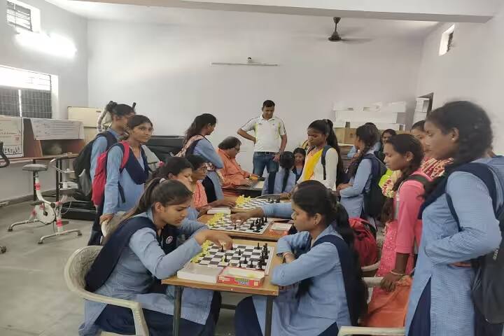 Government Jagannath Munnalal Choudhary Mahila Mahavidyalaya campus in Mandla, Madhya Pradesh, India — photo 4