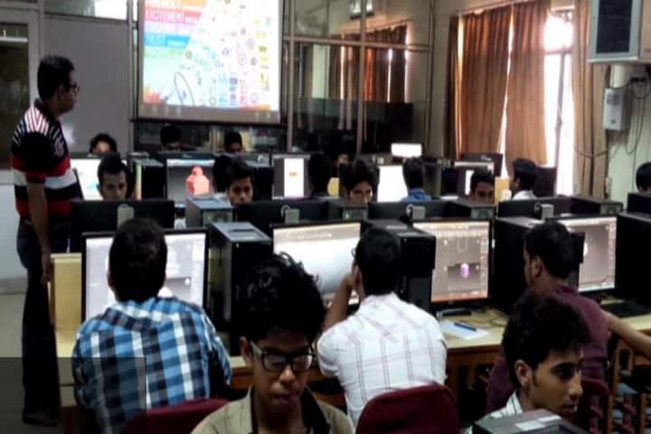 Birla Institute of Technology campus in Noida, Uttar Pradesh, India — photo 2