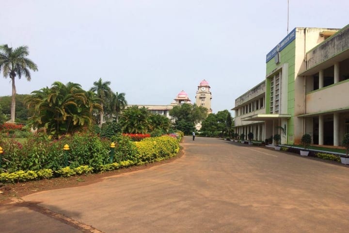 Karnataka University, Dharwad campus in Dharwad, Karnataka, India — photo 3