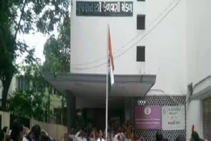 Shree Lalshankar Umiyashankar Arts and Harivadan and Padmaben Thakore Commerce College for Women campus in Ahmedabad, Gujarat, India — photo 1