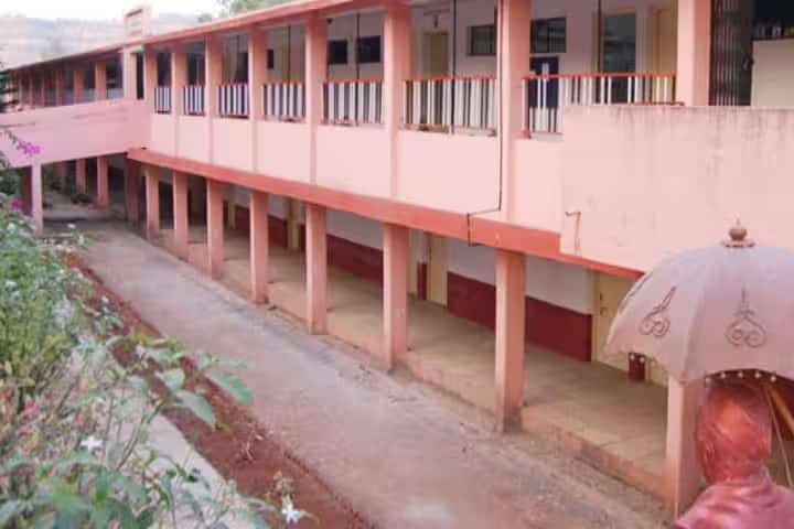 Kakasaheb Chavan College campus in Maharashtra, India — photo 1