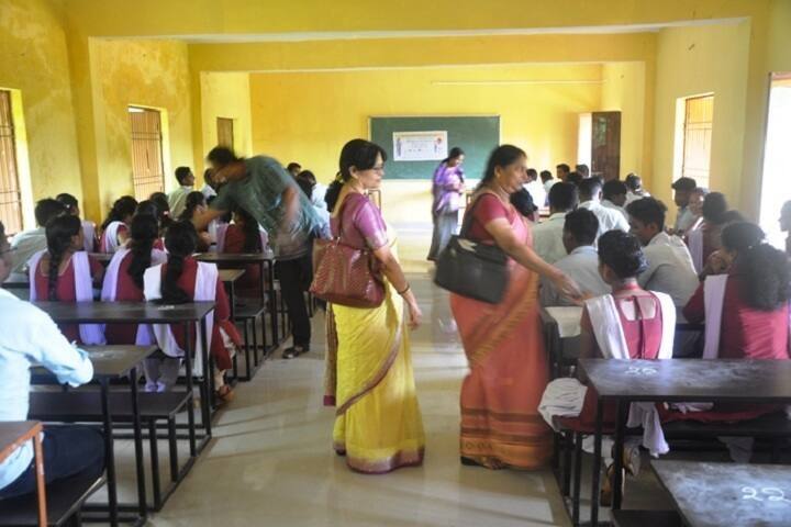 Deogarh College campus in Deogarh, Odisha, India — photo 3