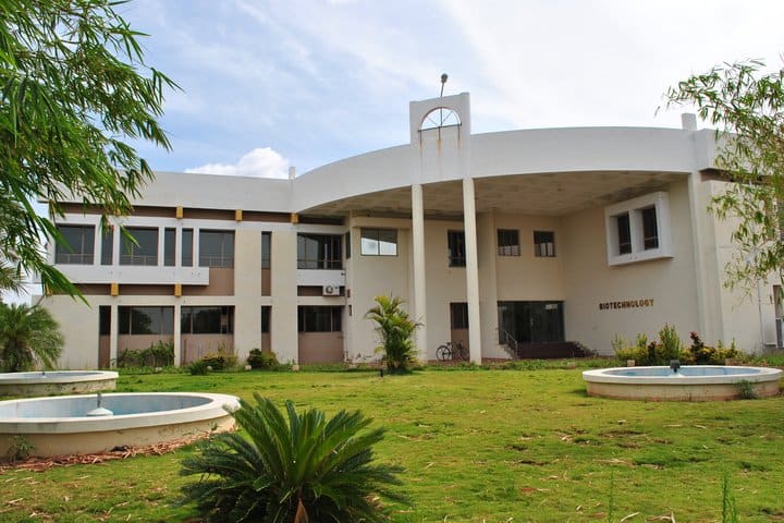 Mepco Schlenk Engineering College campus in Sivakasi, Tamil Nadu, India — photo 3