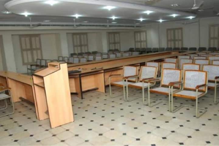Tellakula Jalayya Polisetty Somasundaram College campus in Guntur, Andhra Pradesh, India — photo 6