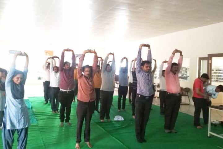 Late Bhaskarrao Shingane Arts Prof Narayanrao Gawande Science and Ashalata Gawande Commerce College campus in Sakharkherda, Maharashtra, India — photo 5