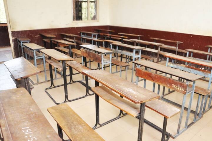 DMES Arts and Science College campus in Jalgaon, Maharashtra, India — photo 5