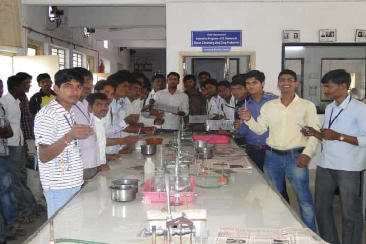 Dahiwadi College campus in Satara, Maharashtra, India — photo 2