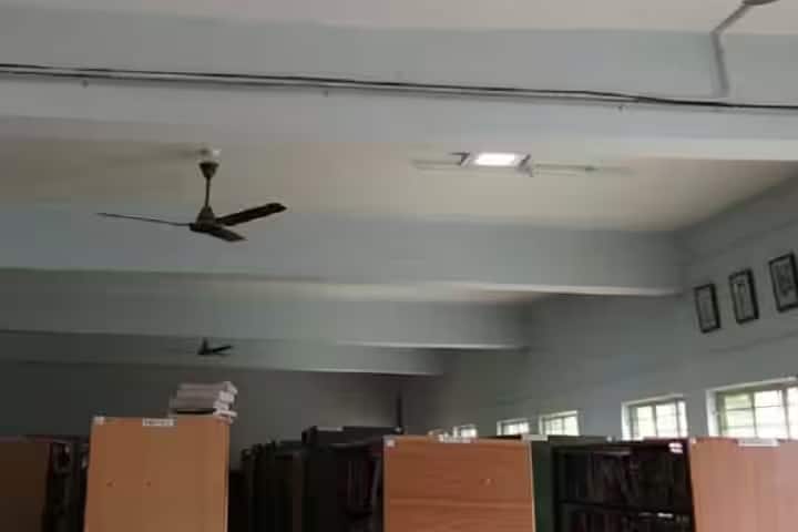 Smt Indiragandhi Government First Grade College for Women campus in Sagar, Karnataka, India — photo 4
