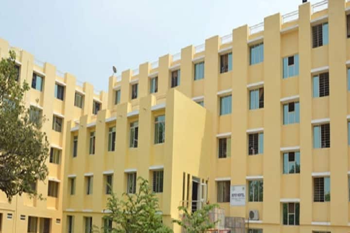 Kalinga Institute of Dental Sciences campus in Bhubaneshwar, Odisha, India — photo 4