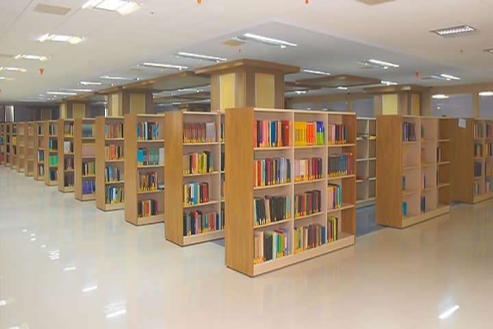 SRM Kattankulathur Dental College and Hospital campus in Kattankulathur, Tamil Nadu, India — photo 6