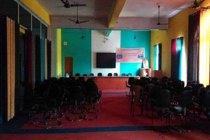 Shivlok Shrinet Post Graduate College campus in Mirzapur, Uttar Pradesh, India — photo 4