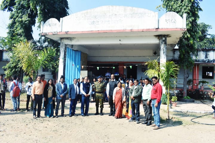 Shri Shankarrao Bezalwar Arts and Commerce College campus in Gadchiroli, Maharashtra, India — photo 1