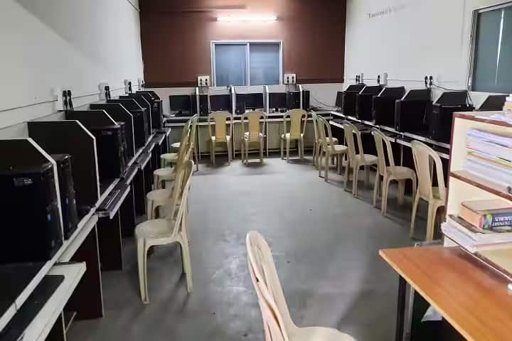 Vivekanand Mahavidyalaya campus in Bhadravati, Maharashtra, India — photo 4