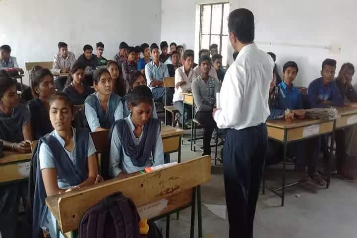 College of Engineering and Technology campus in Akola, Maharashtra, India — photo 2