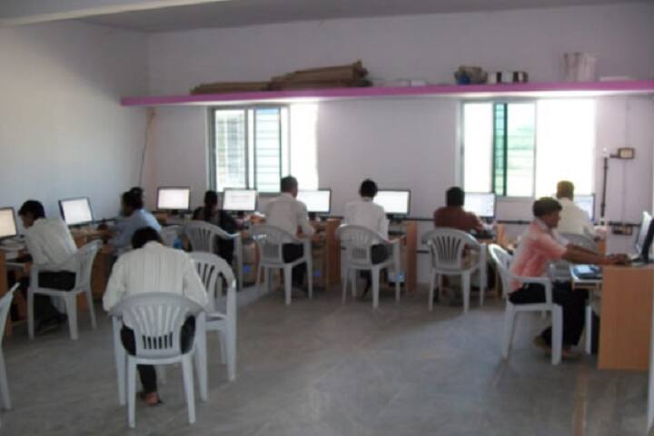 Shree Narmada Gram Vidhyapith campus in Mangrol, Gujarat, India — photo 4