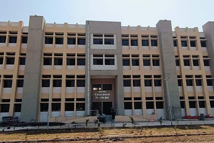 Shree Bhaikaka Government Arts and Commerce College campus in Anand, Gujarat, India — photo 1