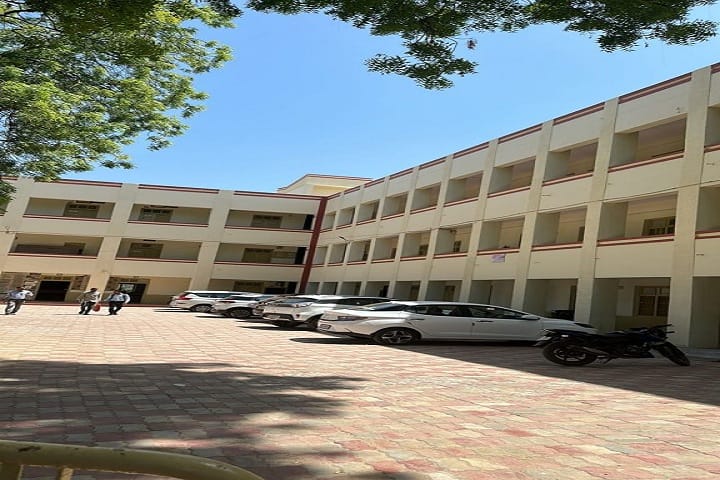 MD Shah Commerce and BD Patel Arts College campus in Kheda, Gujarat, India — photo 1