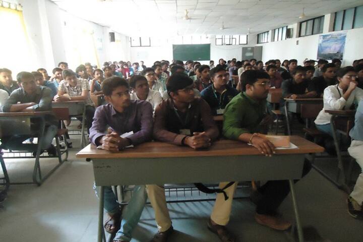 Grow More Faculty of Computer Application campus in Himmatnagar, Gujarat, India — photo 4