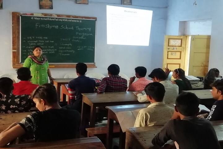 Government Science College campus in Bhavnagar, Gujarat, India — photo 5