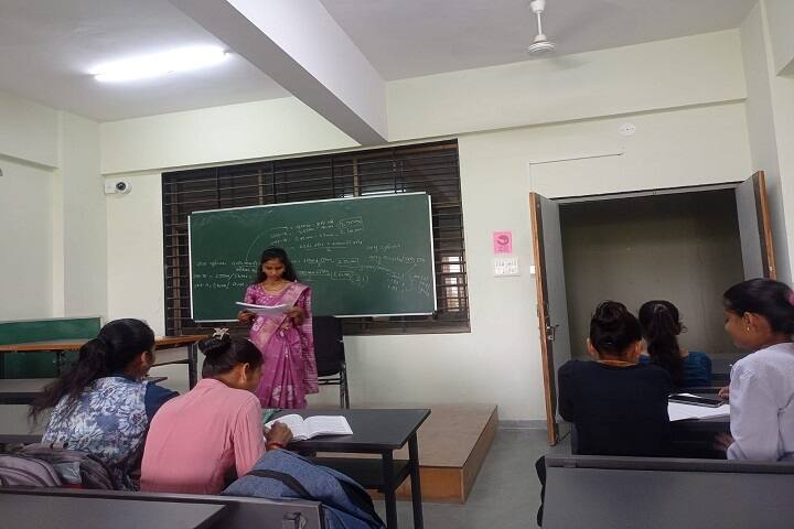 Government Commerce and Science College campus in Bharuch, Gujarat, India — photo 3