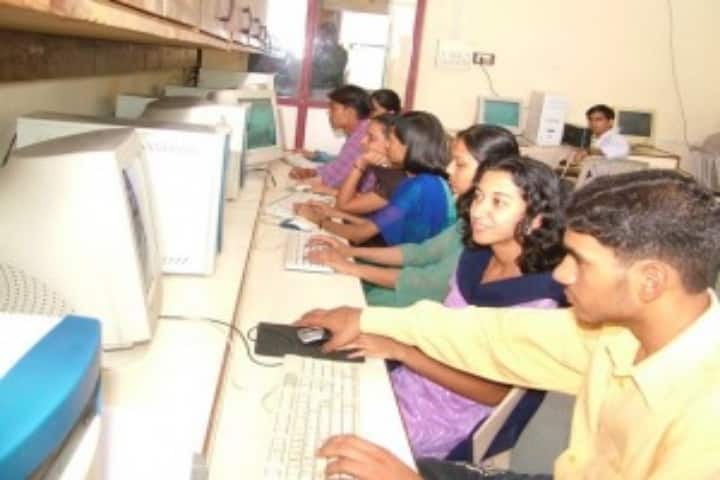 Maharaja College campus in Ujjain, Madhya Pradesh, India — photo 4