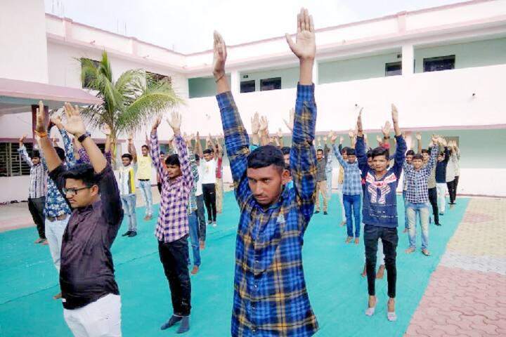 DK Kapuriya Arts and Smt SB Gardi Commerce College campus in Jamnagar, Gujarat, India — photo 4