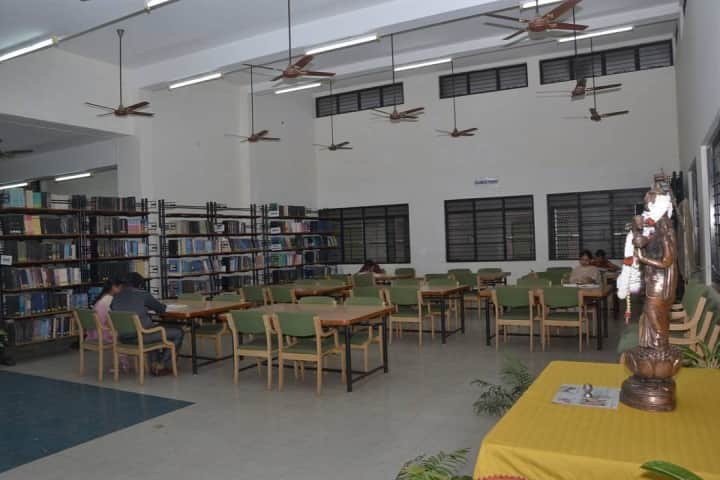 Bapuji Dental College and Hospital campus in Davanagere, Karnataka, India — photo 4