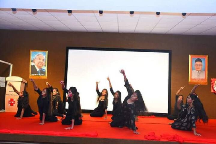Smt JB Patel College of Commerce Studies and Research campus in Anand, Gujarat, India — photo 5