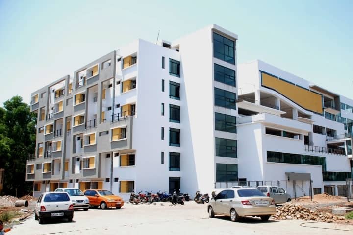 KLE VK Institute of Dental Sciences and Hospital campus in Belgaum, Karnataka, India — photo 1