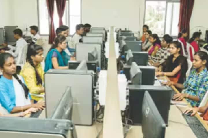 Adarsh College campus in Sangli, Maharashtra, India — photo 4