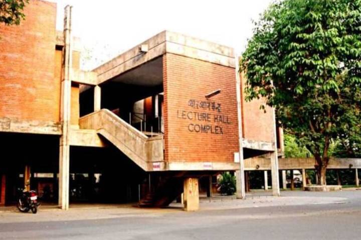 IIT Kanpur campus in Kanpur, Uttar Pradesh, India — photo 2