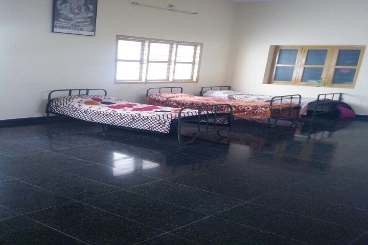 Arakalagudu Varadarajulu Kanthamma College for Women campus in Hassan, Karnataka, India — photo 5