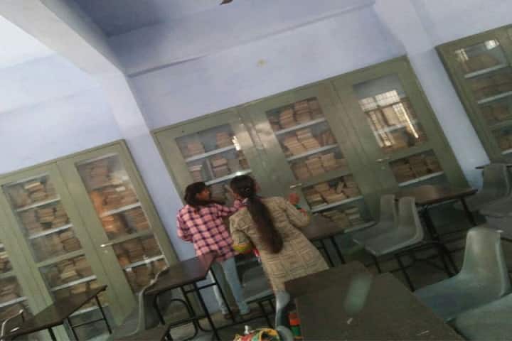 Shashi Bhushan Girls Degree College campus in Lucknow, Uttar Pradesh, India — photo 3