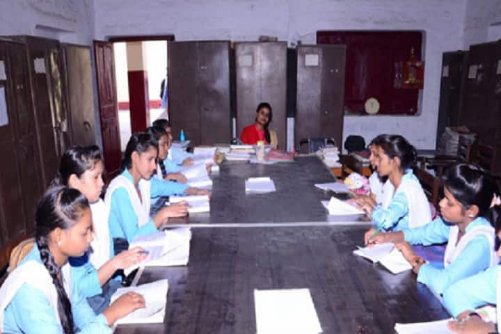 Krishna Devi Girls Degree College campus in Lucknow, Uttar Pradesh, India — photo 2