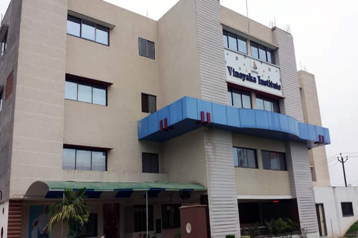 Vinayaka Institute of Physiotherapy campus in Anand, Gujarat, India — photo 1