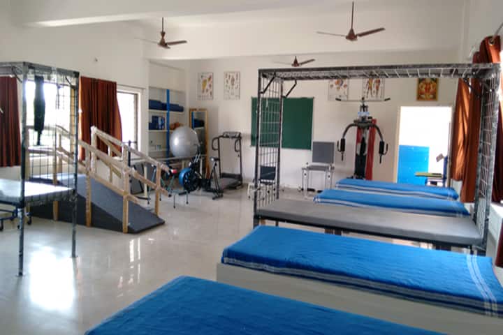 Vinayaka Institute of Physiotherapy campus in Anand, Gujarat, India — photo 3