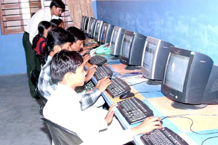 Shri Surat Jilla Sahkari Bank Commerce College and Shri Sayan Sahakari Khand Udhyog Arts College campus in Surat, Gujarat, India — photo 4
