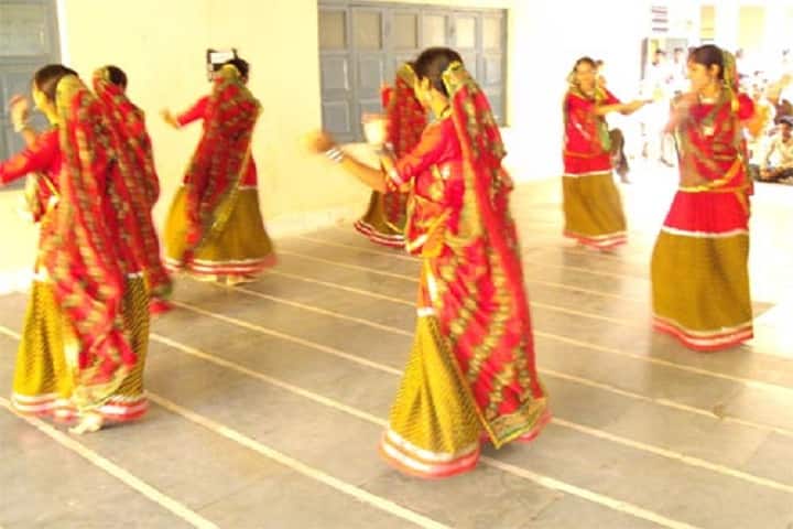 Late Shree NR Boricha Education Trust Sanchalit Arts and Commerce College campus in Junagadh, Gujarat, India — photo 2