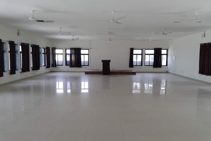 Sumandeep College of Physiotherapy campus in Vadodara, Gujarat, India — photo 2