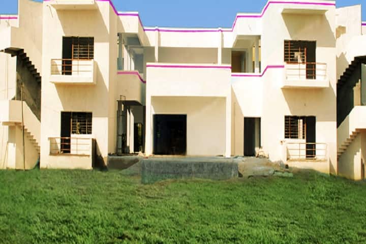 Smt RM Prajapati Arts College campus in Mehsana, Gujarat, India — photo 5