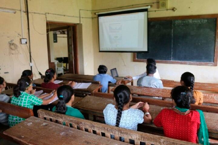 Shri RK Parikh Arts and Science College campus in Anand, Gujarat, India — photo 3
