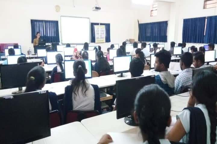 Adarsha Shikshana Samitis College of Commerce campus in Gadag, Karnataka, India — photo 4