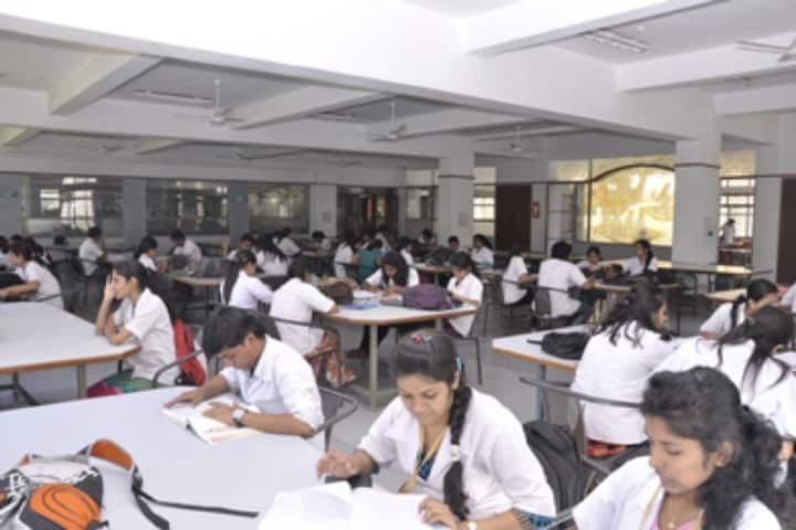Dr DY Patil Dental College and Hospital campus in Pimpri-Chinchwad, Maharashtra, India — photo 4