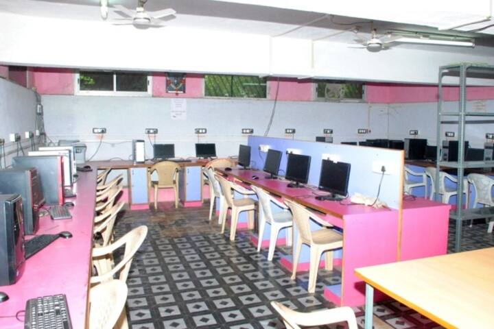 Shri Vitthalrao Shankarrao Naik Arts Commerce and Science College campus in Raver, Maharashtra, India — photo 4