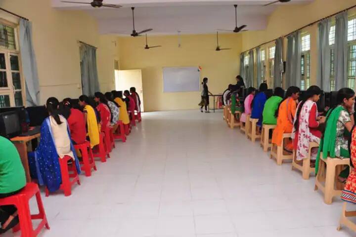 Arya Adarsh Girls College campus in Panipat, Haryana, India — photo 3