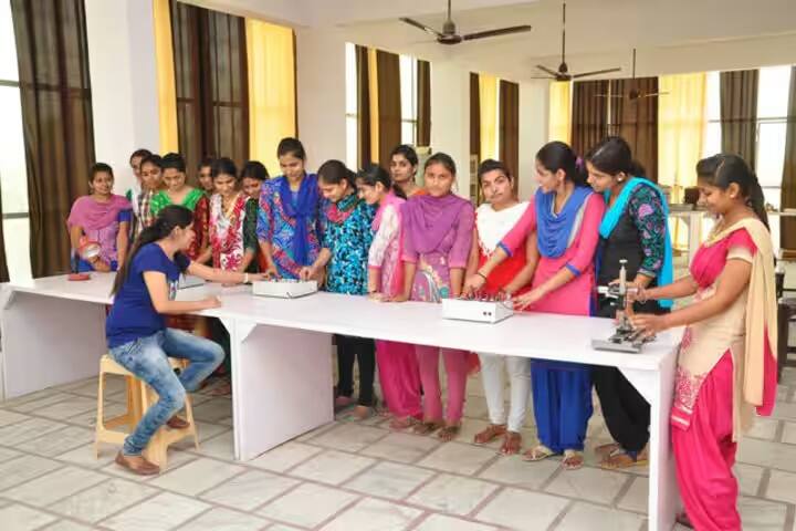 Arya Adarsh Girls College campus in Panipat, Haryana, India — photo 5