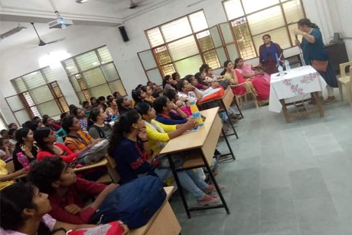 Vasant Kanya Mahavidyalaya campus in Varanasi, Uttar Pradesh, India — photo 2