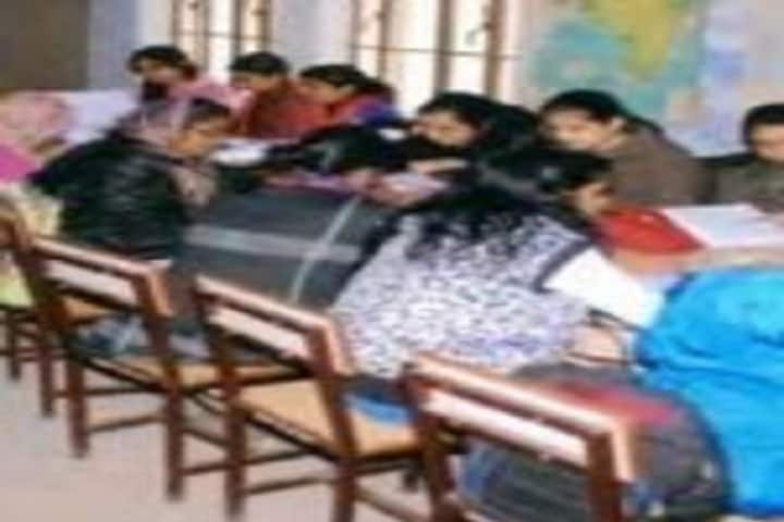 Vasant Kanya Mahavidyalaya campus in Varanasi, Uttar Pradesh, India — photo 3